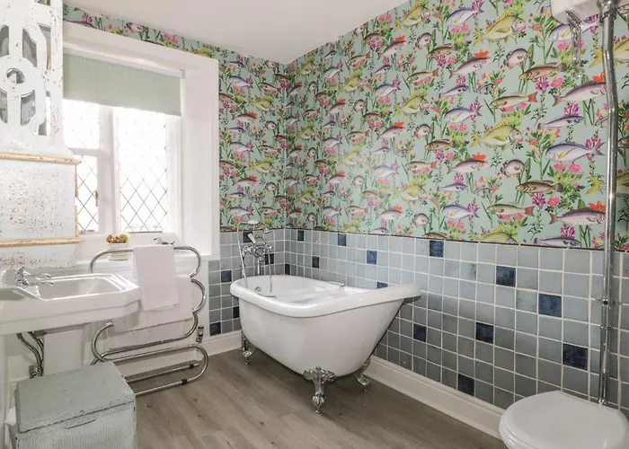 The Station House 펜션 휫비