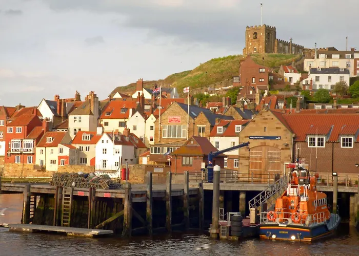 The Station House 펜션 휫비