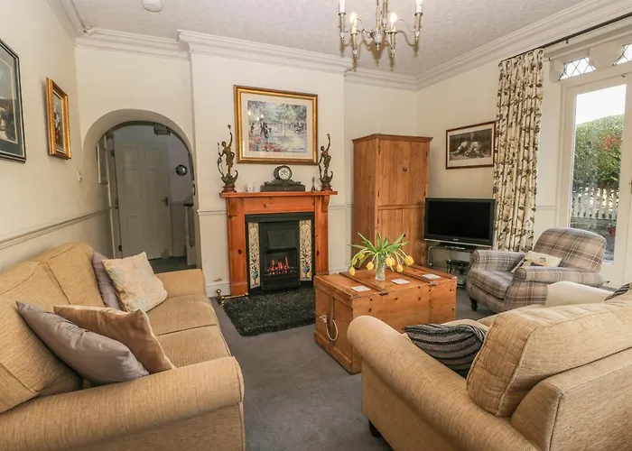 The Station House 펜션 휫비